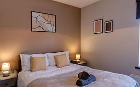 Cosy 2 Bed Home Chesterfield